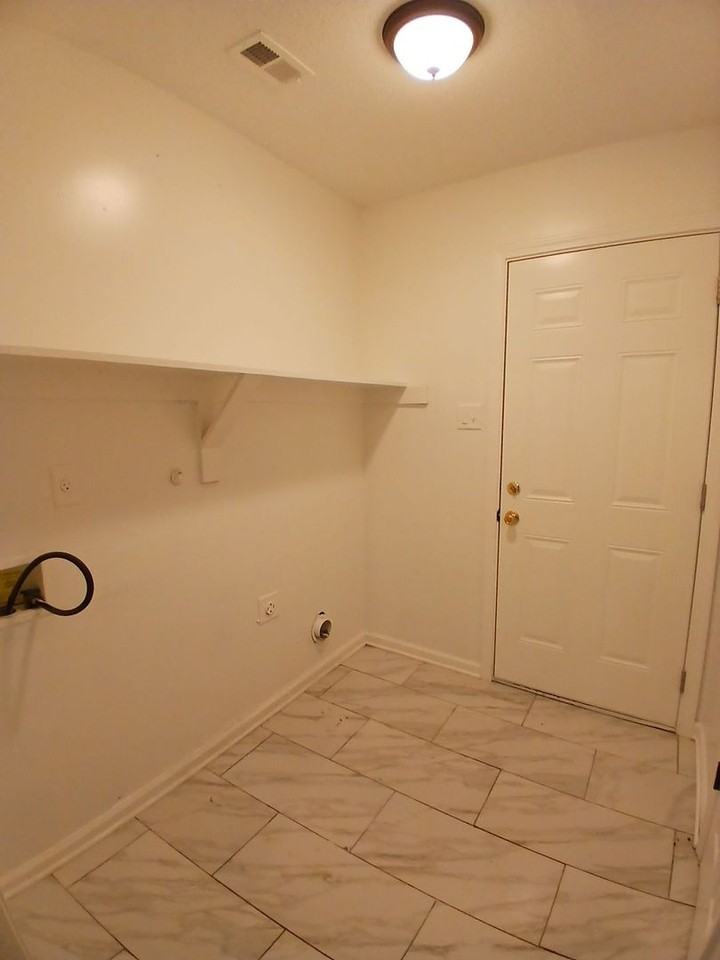 4651 Addington Drive - Photo 6 of 13