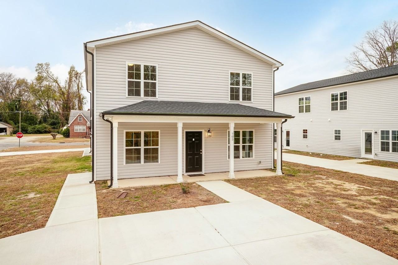 705 East Spruce Street - Photo 3 of 22