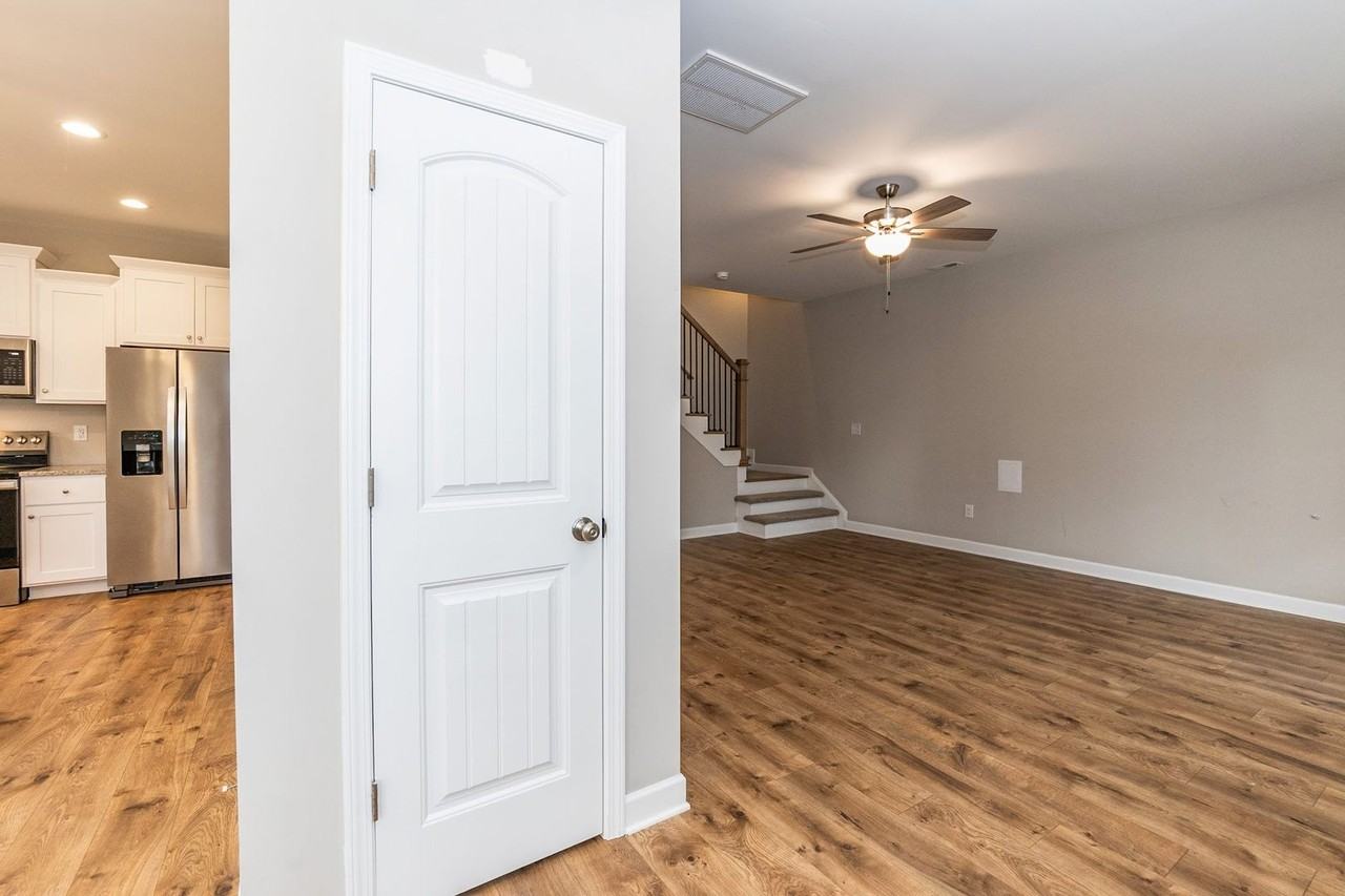 705 East Spruce Street - Photo 6 of 22