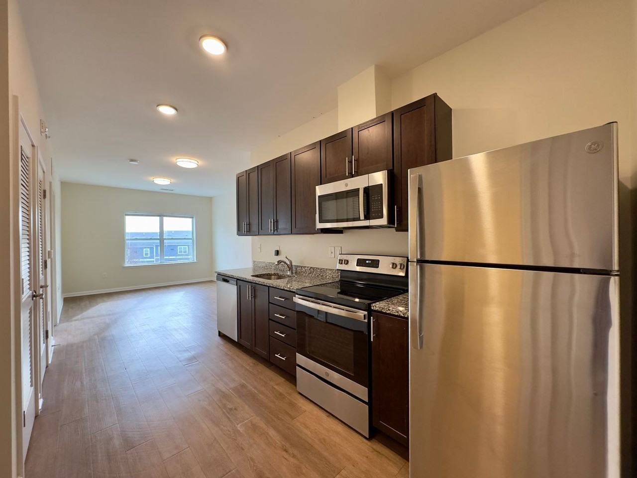 4909 Hamilton Ave - Photo 2 of 33