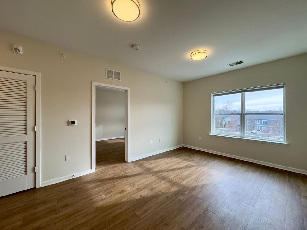 4909 Hamilton Ave - Photo 4 of 33