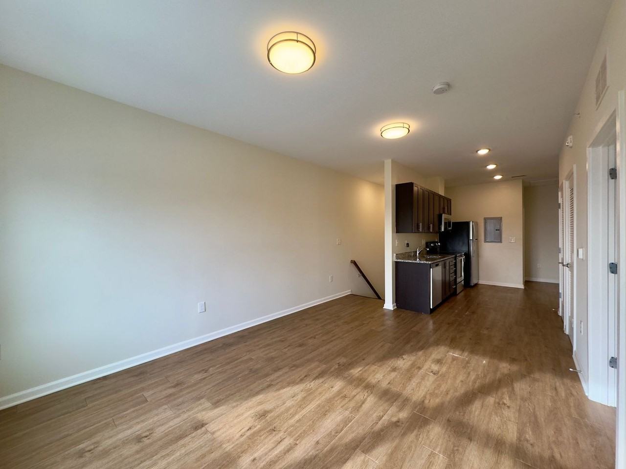 4909 Hamilton Ave - Photo 5 of 33