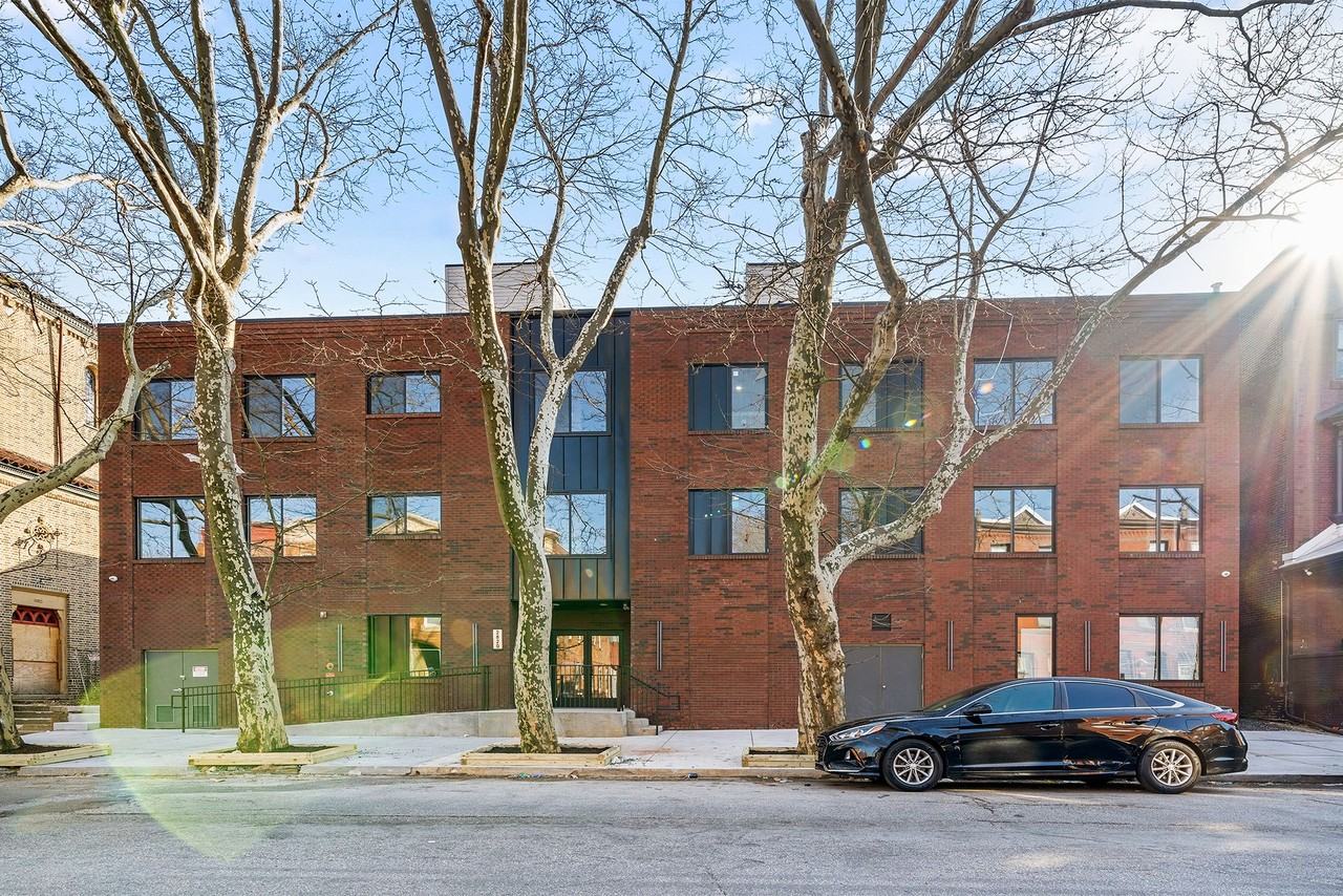 Gorgeous New Diamond St Construction Boasting Luxury Finishes - Photo 2 of 42