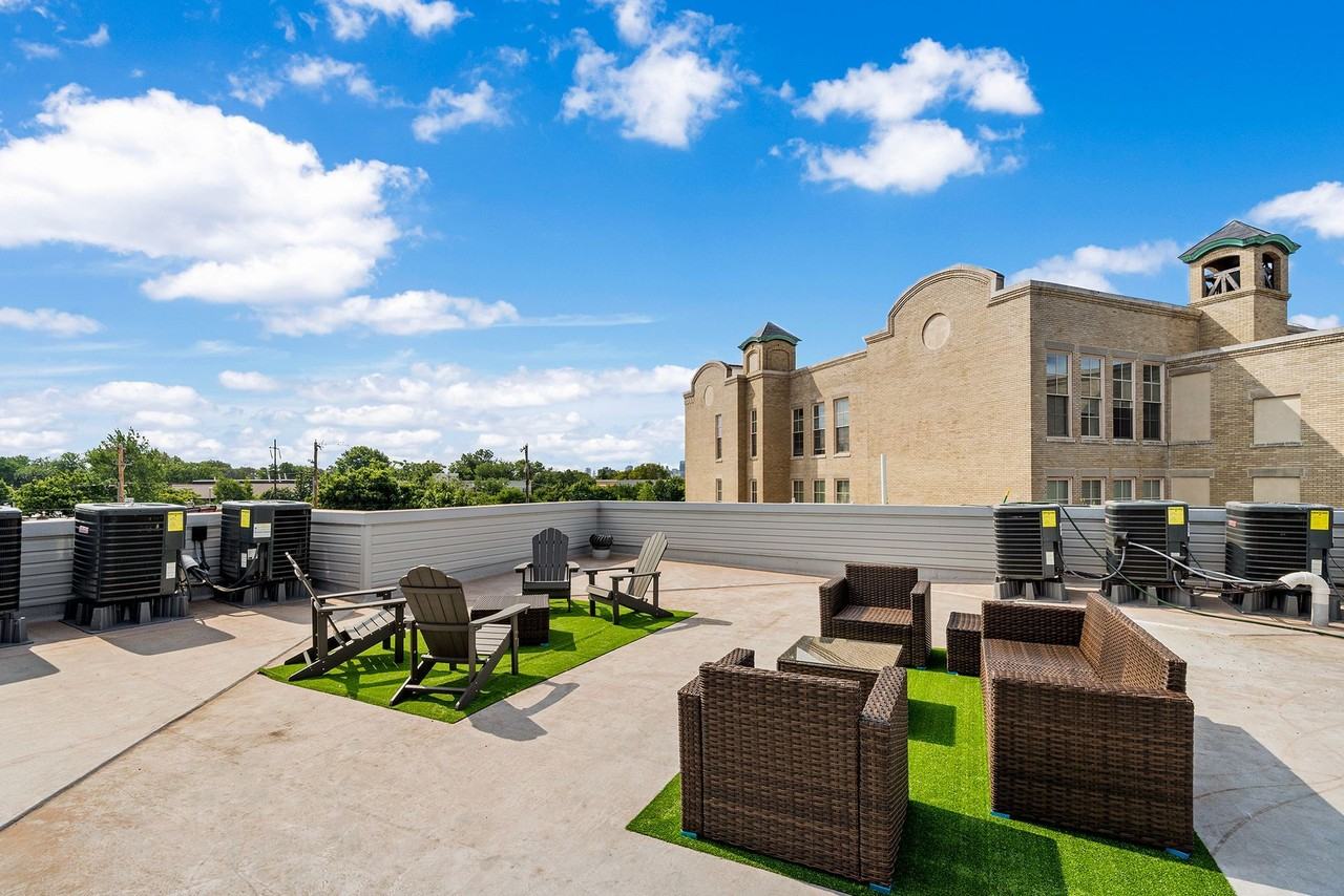 Gorgeous New Diamond St Construction Boasting Luxury Finishes - Photo 6 of 42