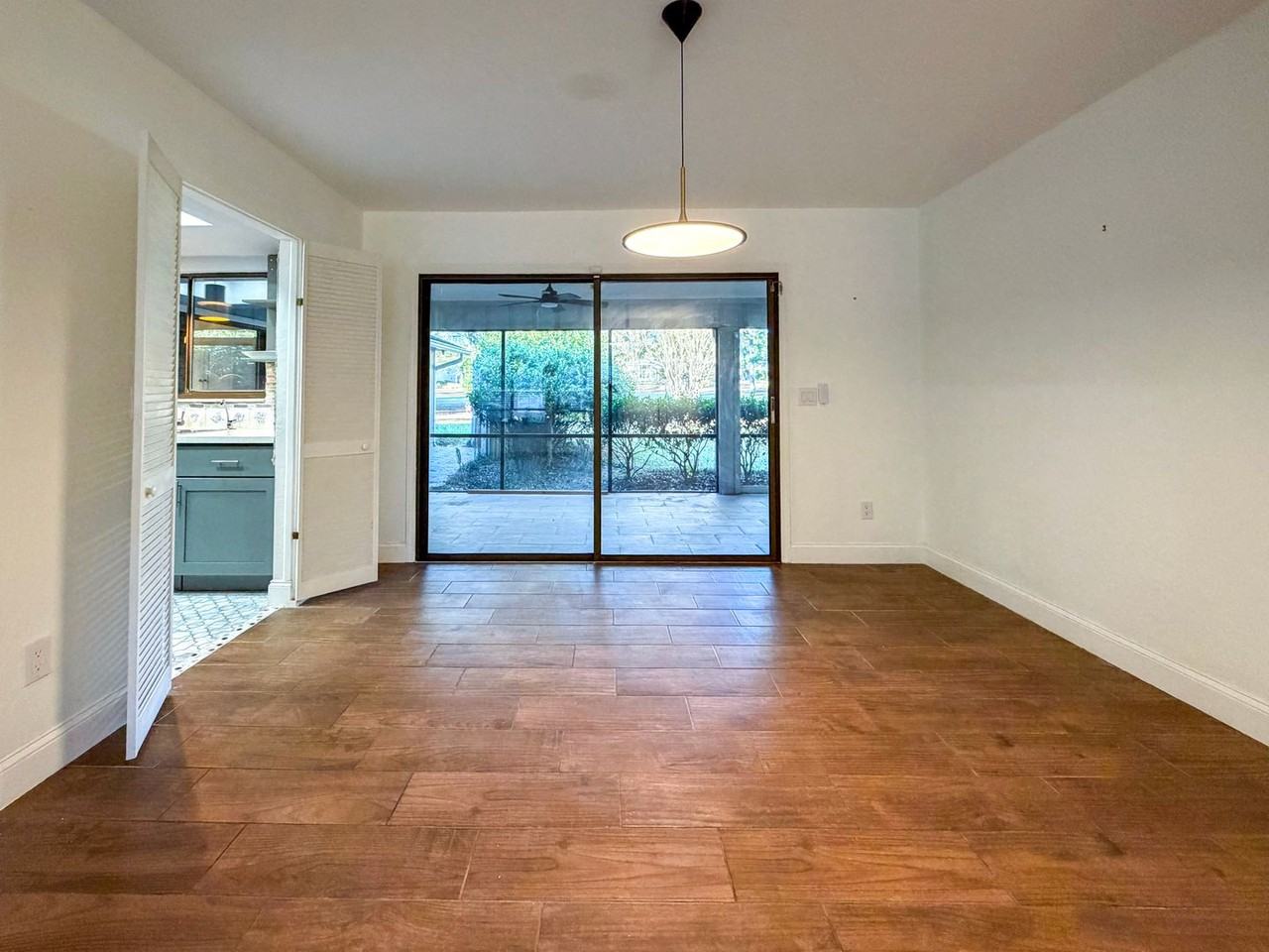 6242 Northwest 105th Avenue - Photo 4 of 45