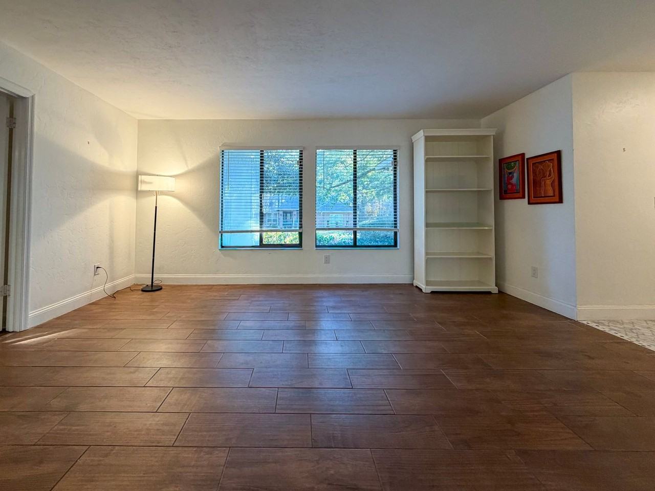 6242 Northwest 105th Avenue - Photo 5 of 45