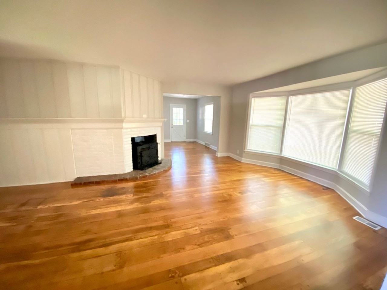 4118 Browns Lane - Photo 4 of 22