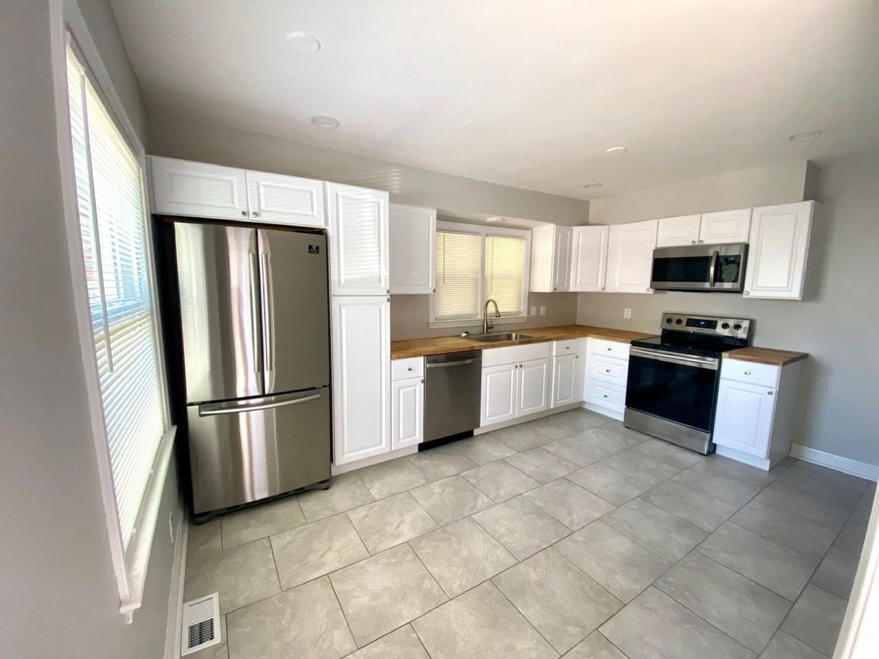 4118 Browns Lane - Photo 6 of 22