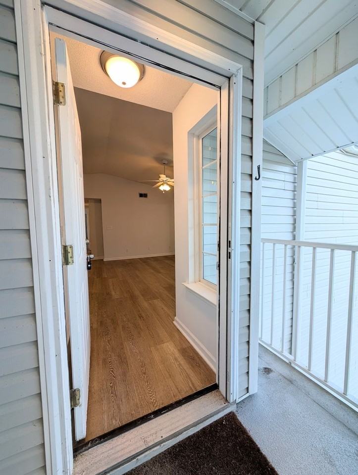 2273 Huntingdon Drive #J - Photo 4 of 25