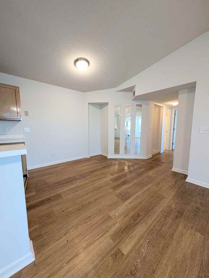 2273 Huntingdon Drive #J - Photo 6 of 25