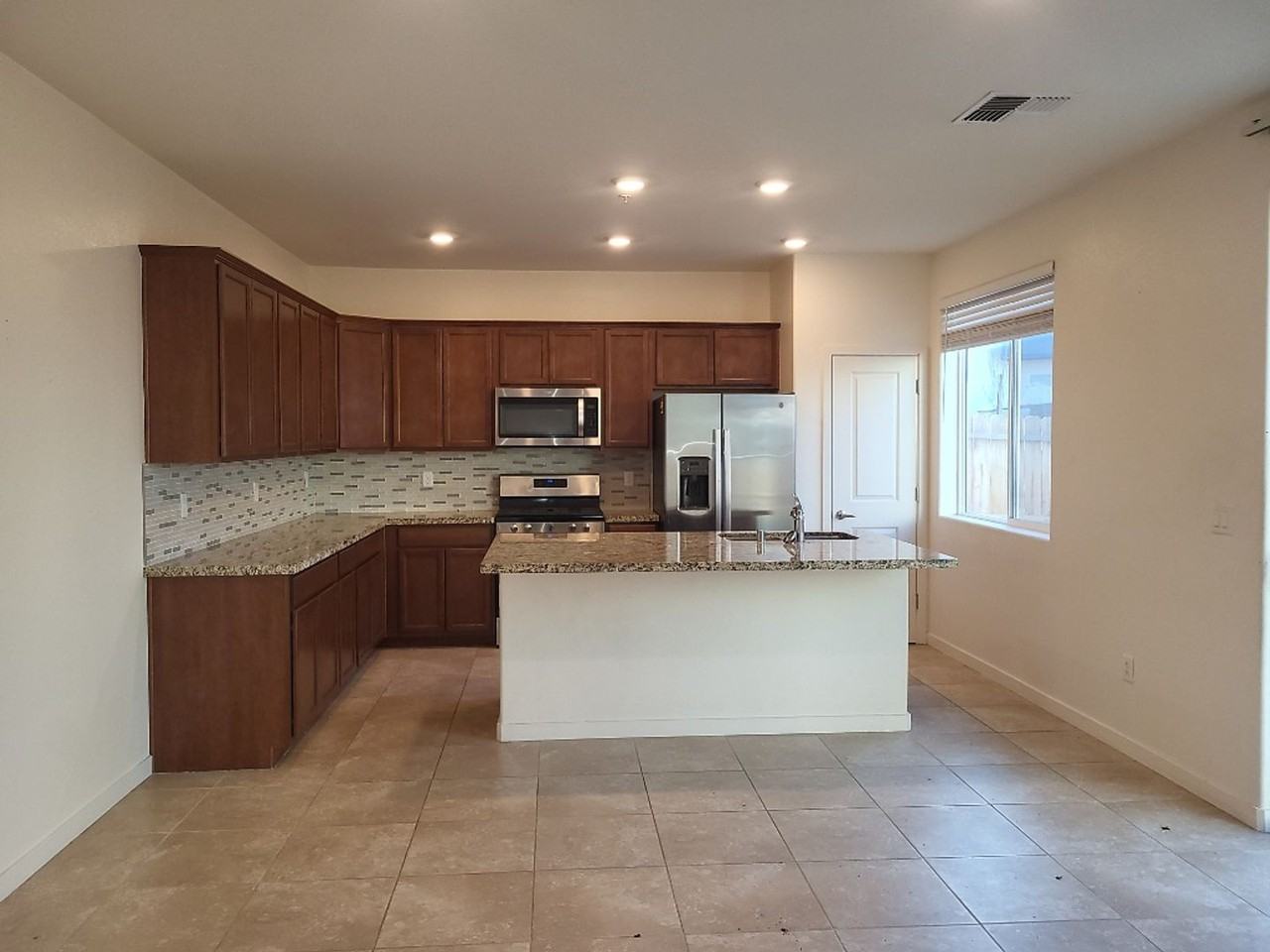 1044 Big Rock Loop - Photo 2 of 14