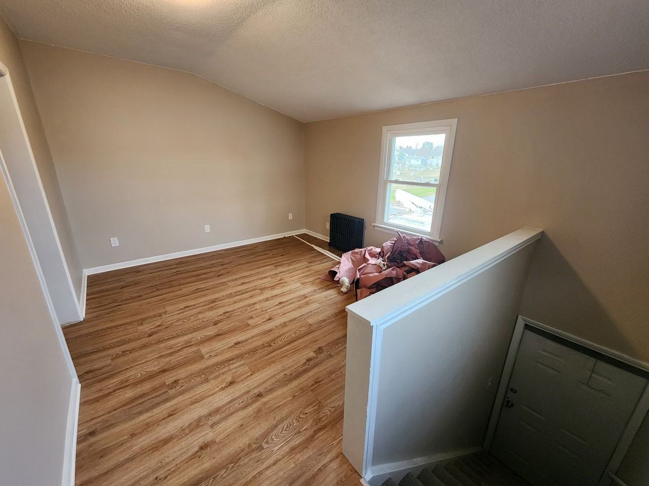 651 Lincoln Way West - Photo 5 of 17