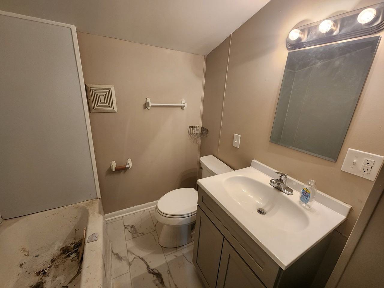 651 Lincoln Way West - Photo 7 of 17