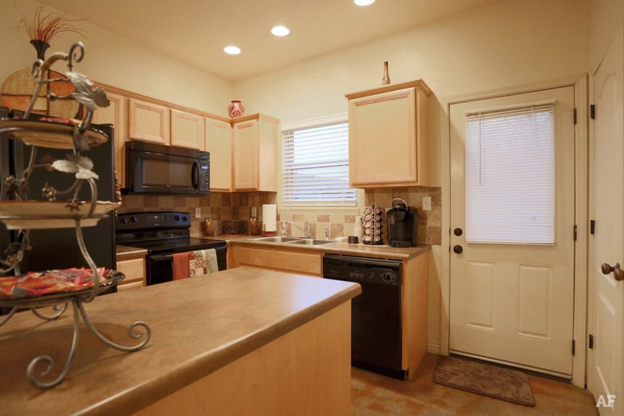 Jenne Hill Townhomes & Seasons Brook Estates - Photo 6 of 34