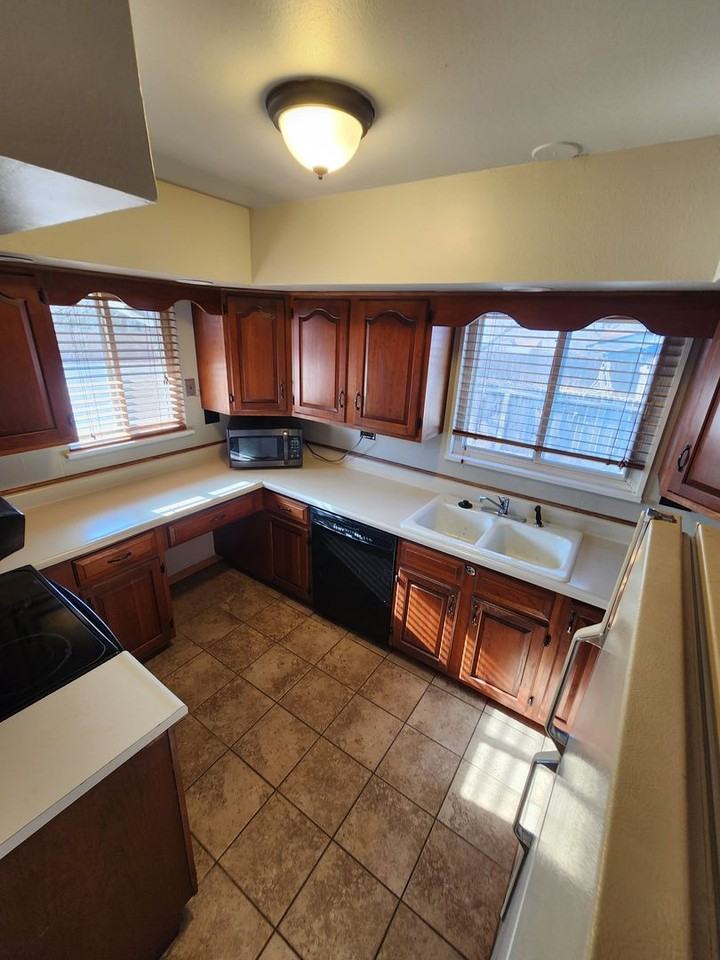 313 Redwood Drive - Photo 6 of 13