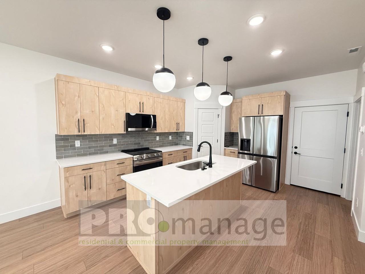 1260 Bridgewater Ct - Photo 2 of 17