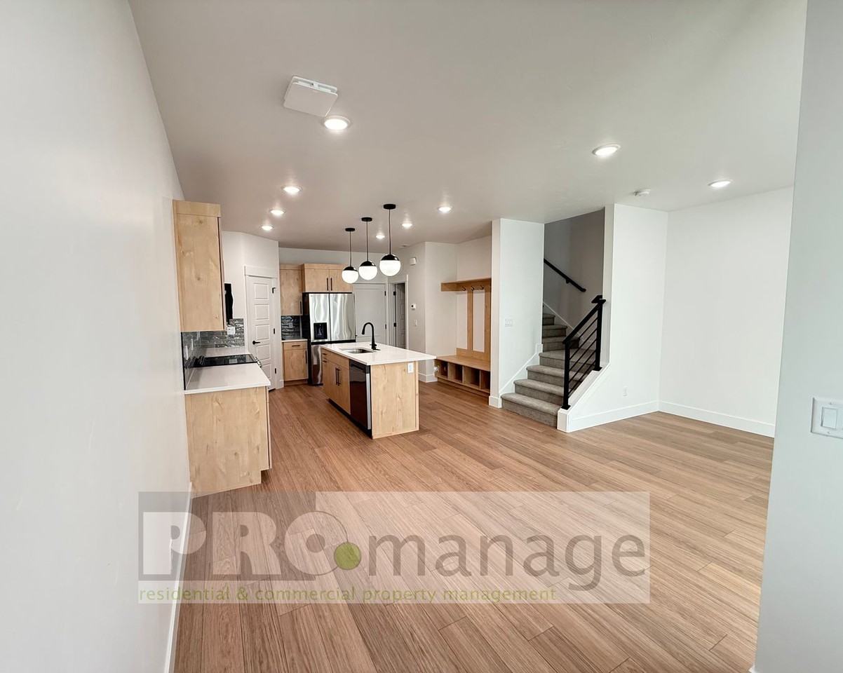 1260 Bridgewater Ct - Photo 3 of 17