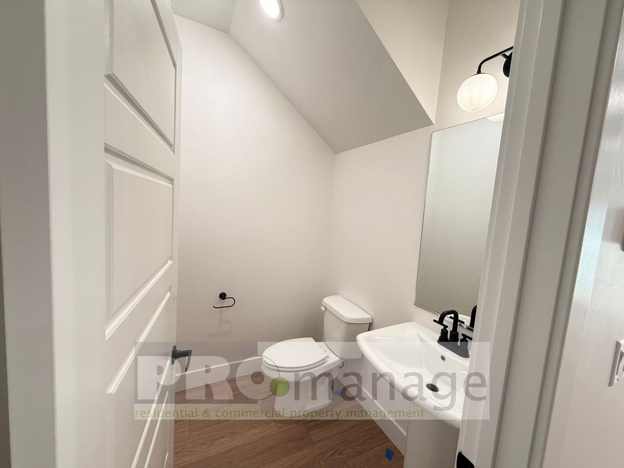 1260 Bridgewater Ct - Photo 5 of 17