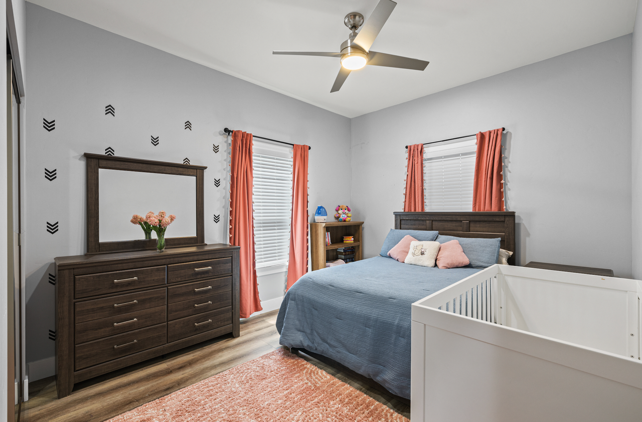 1608 V Street - Photo 5 of 10