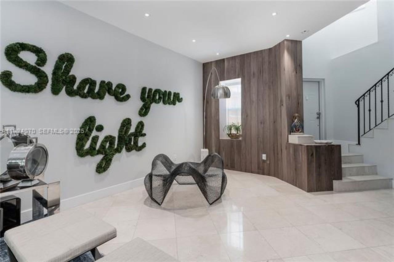 18460 18460 NE 30th Ave th 18460 - Photo 4 of 44