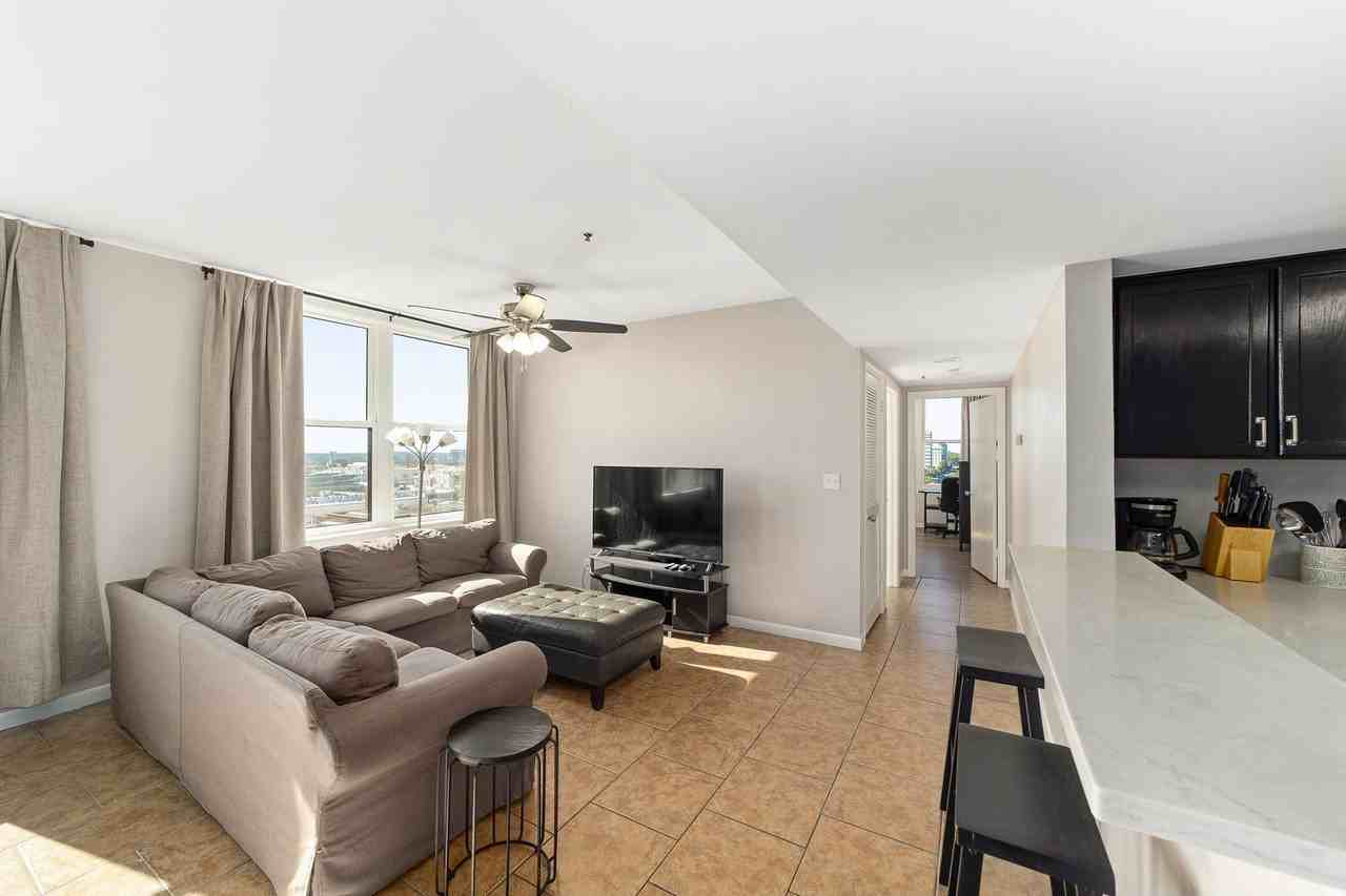 408 West University Avenue - Photo 2 of 29