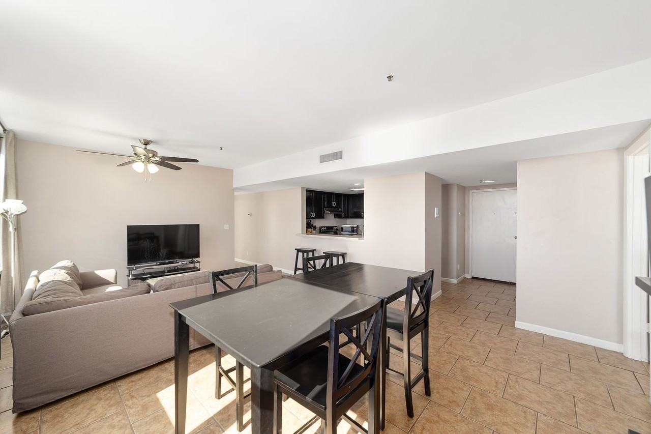 408 West University Avenue - Photo 7 of 29