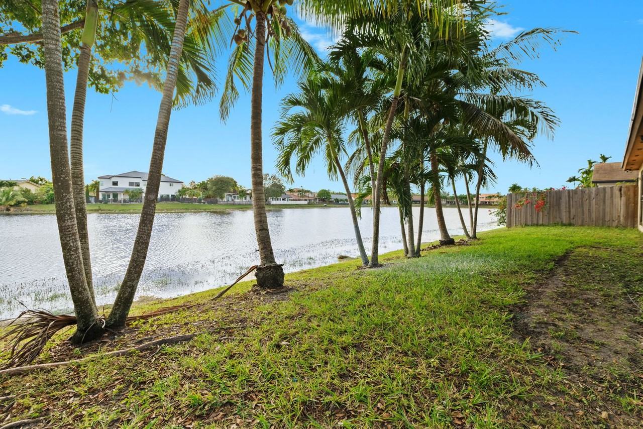 4332 Southwest 148th Place - Photo 6 of 26