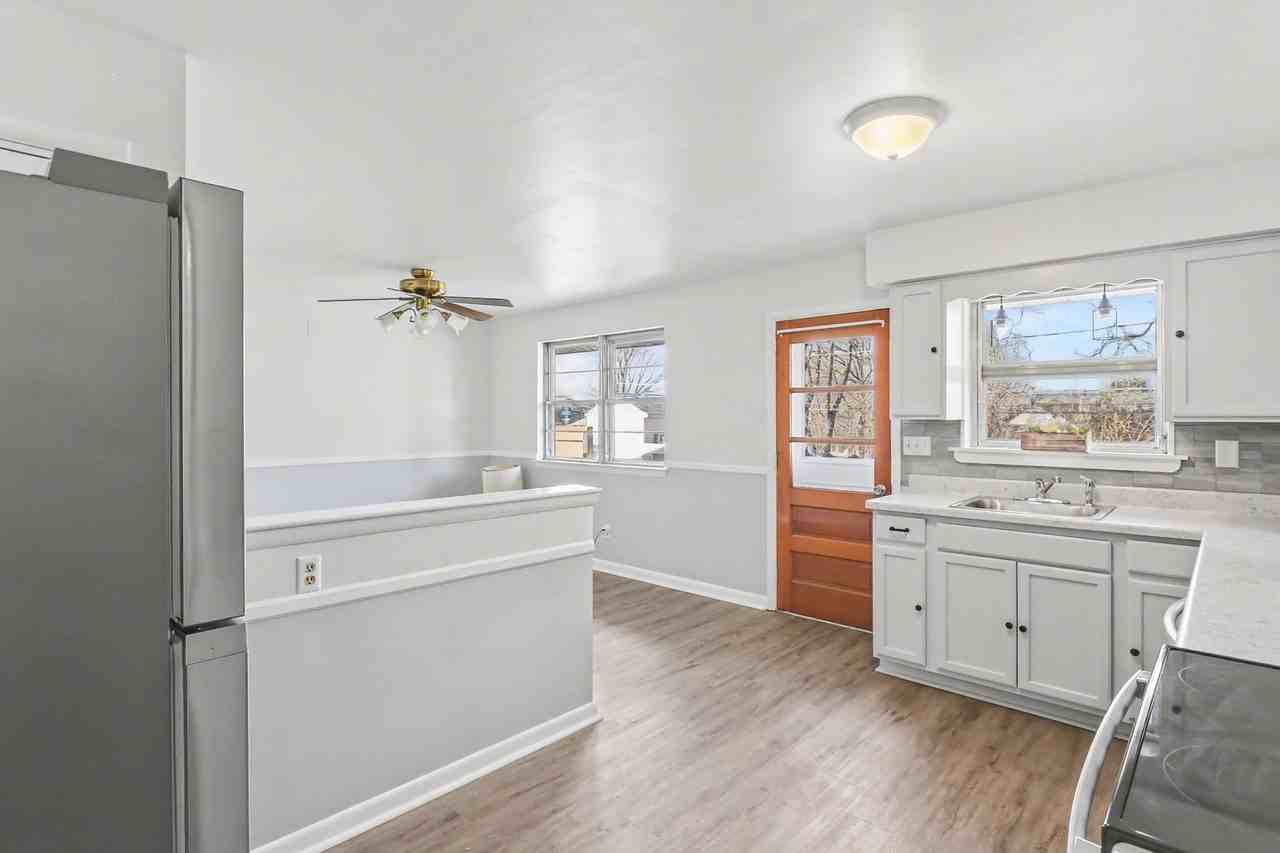 509 Grandview Avenue - Photo 4 of 13