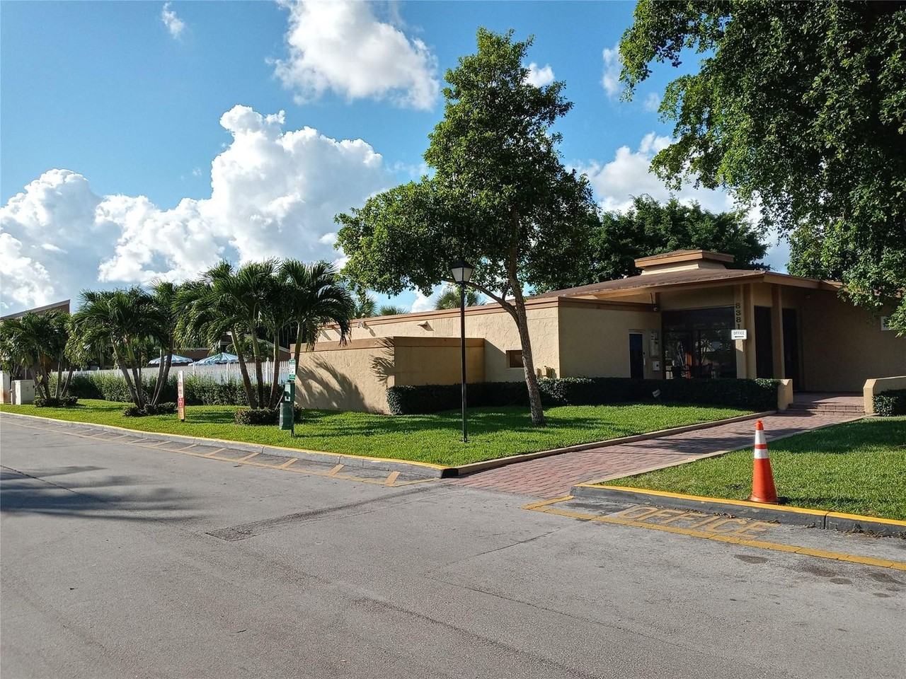 2944 East Missionwood Drive #48D - Photo 7 of 36