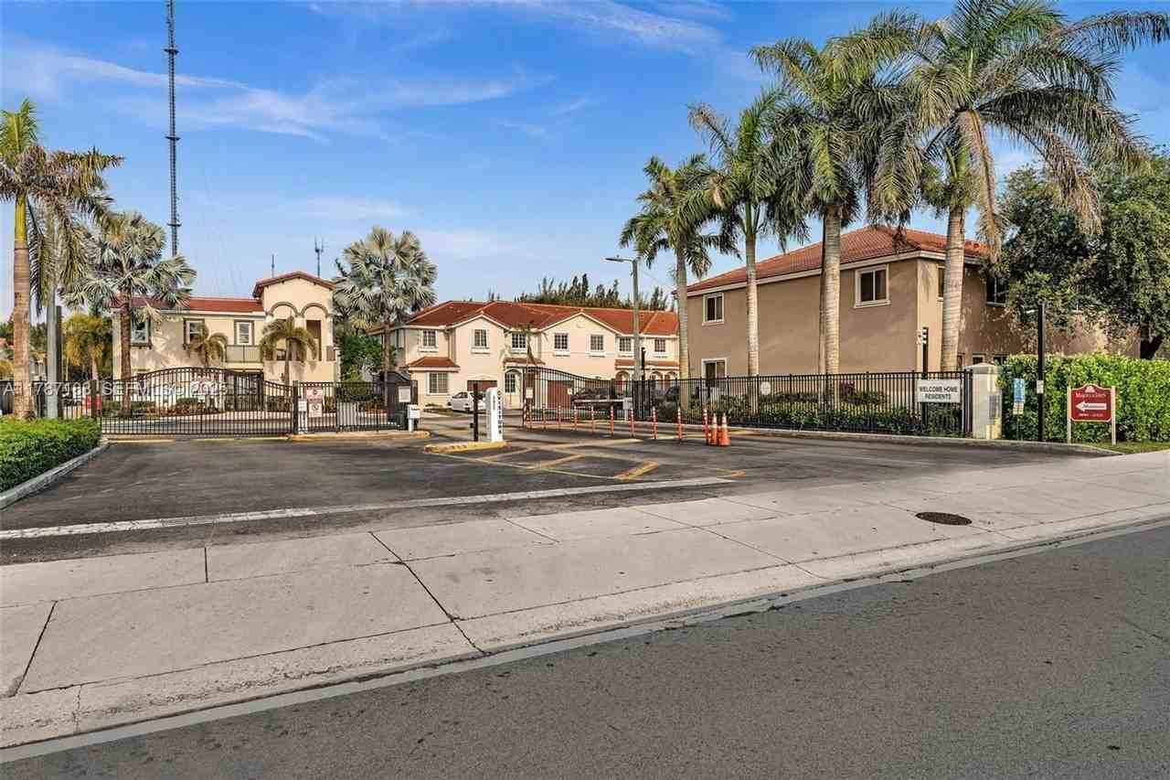 21205 Northwest 14th Place #819 - Photo 7 of 37