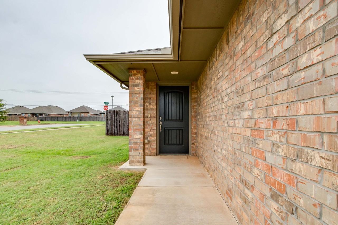 8815 Southwest 45th Court - Photo 2 of 18