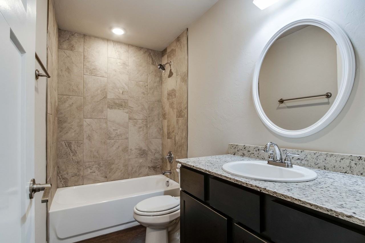 8815 Southwest 45th Court - Photo 7 of 18