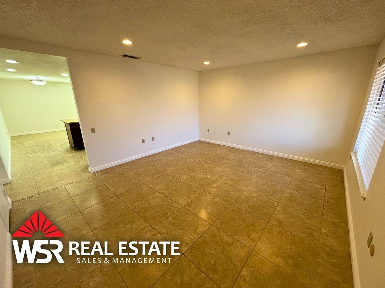 27212 Comwell Street - Photo 3 of 19