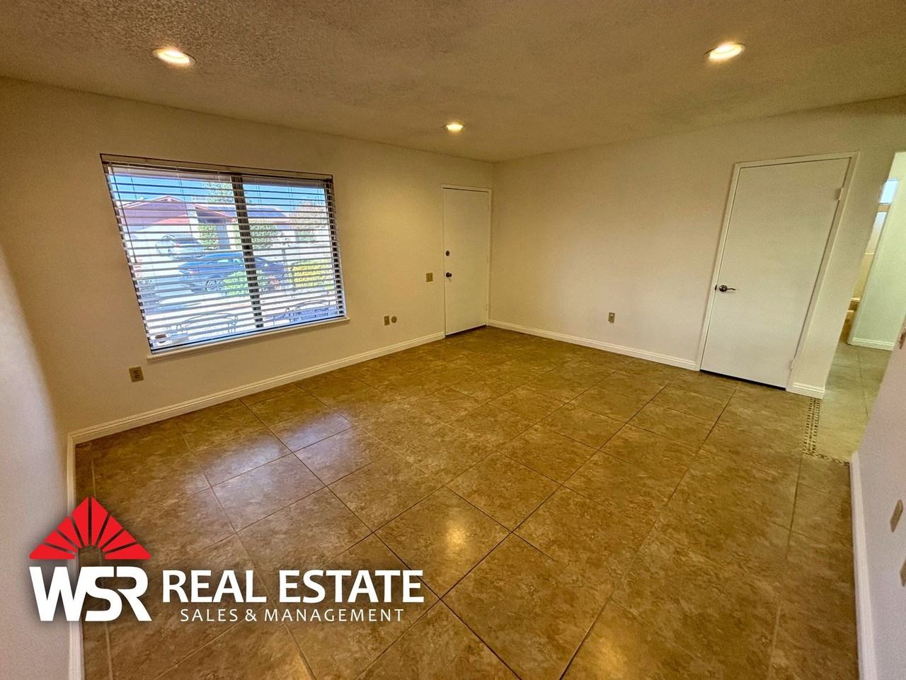 27212 Comwell Street - Photo 4 of 19