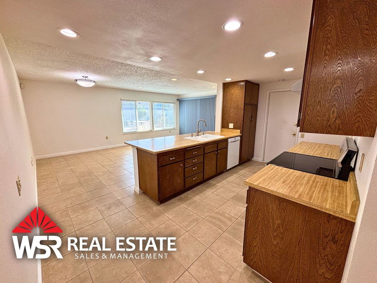 27212 Comwell Street - Photo 5 of 19