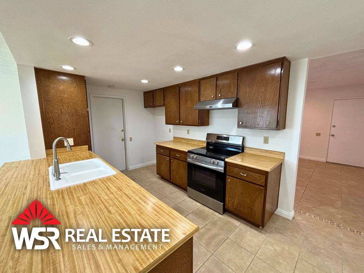 27212 Comwell Street - Photo 7 of 19