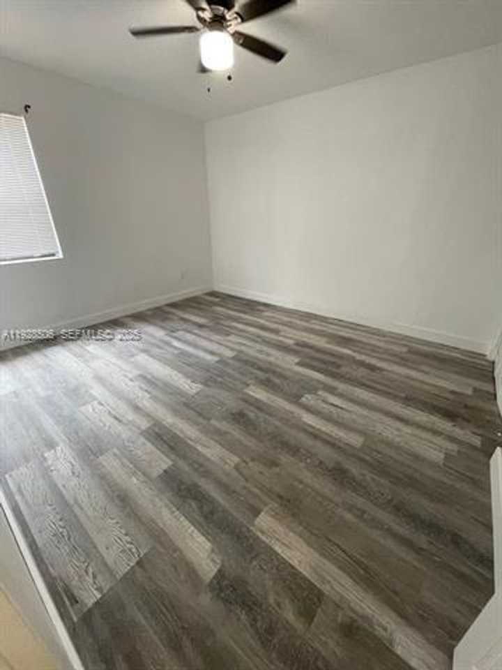 10245 Southwest 37th Terrace #0 - Photo 6 of 10