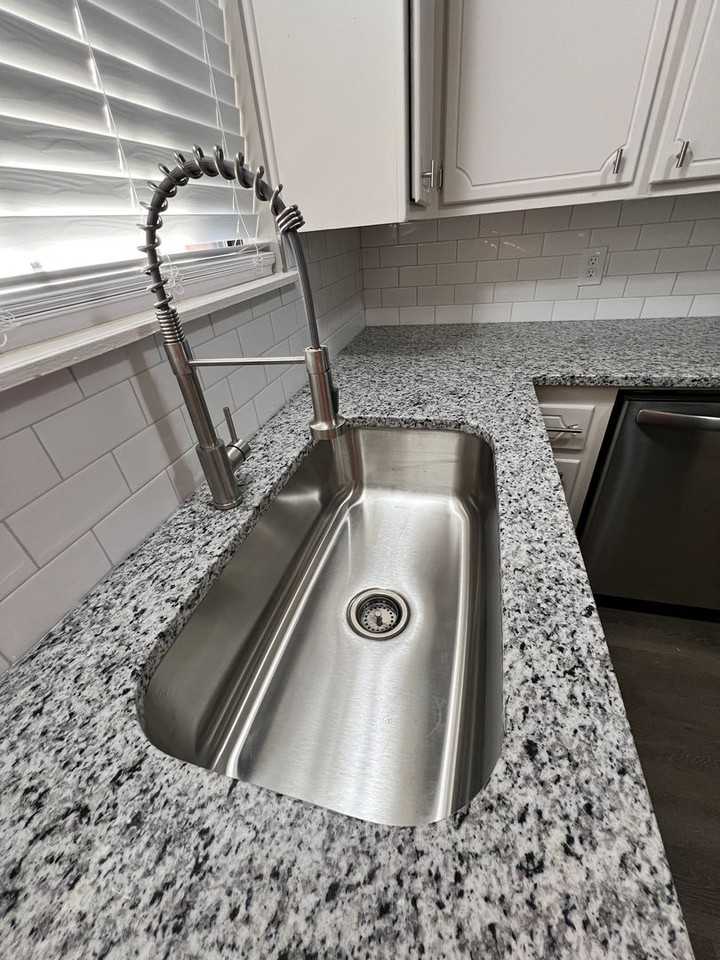 134 Northeast Fullerton Street - Photo 7 of 27