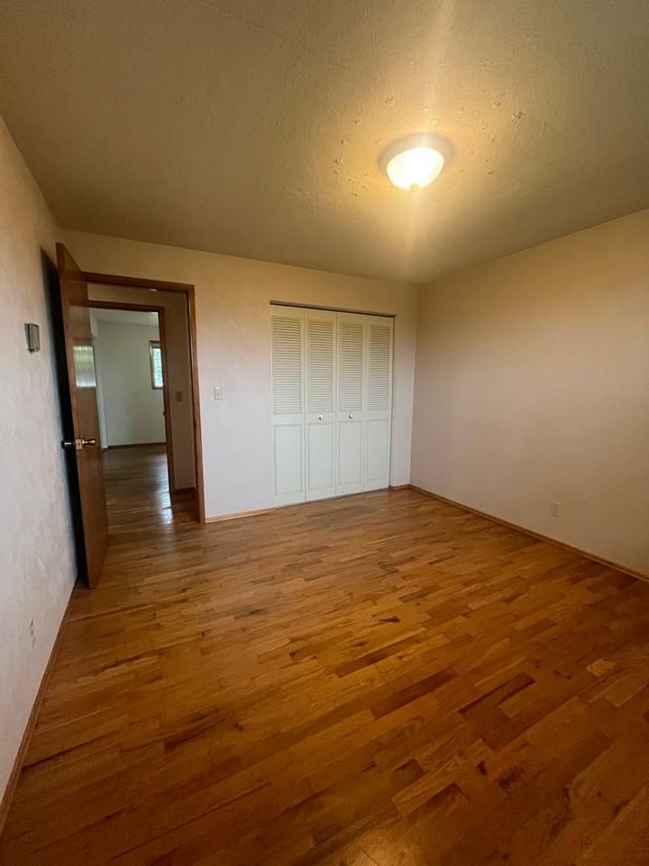 91404 Coburg Road North - Photo 6 of 24