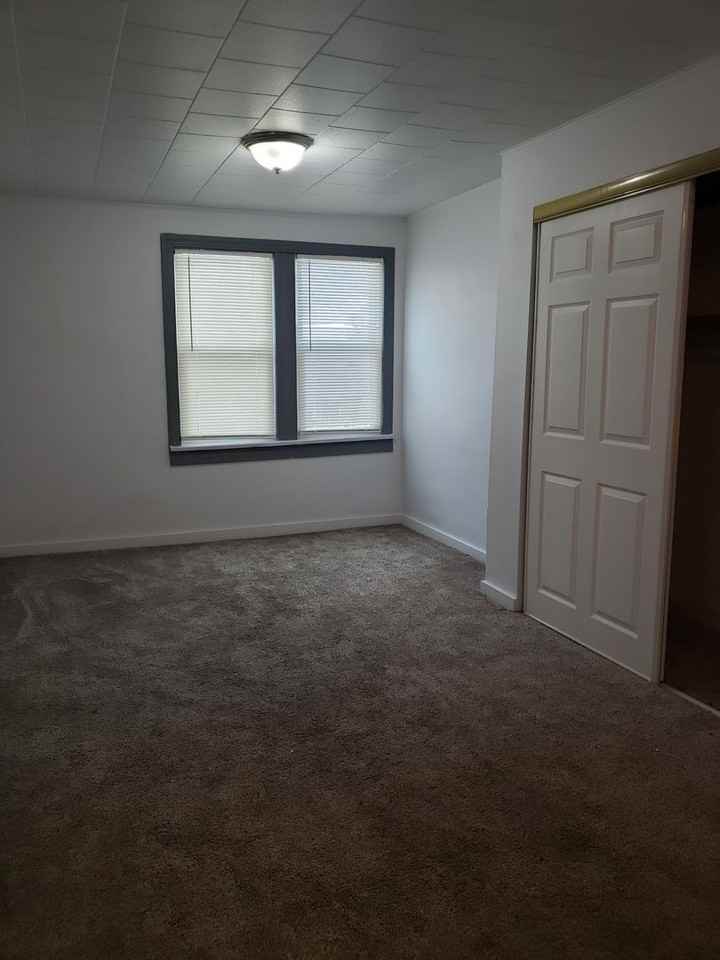 1728 S 88th St - Photo 2 of 7