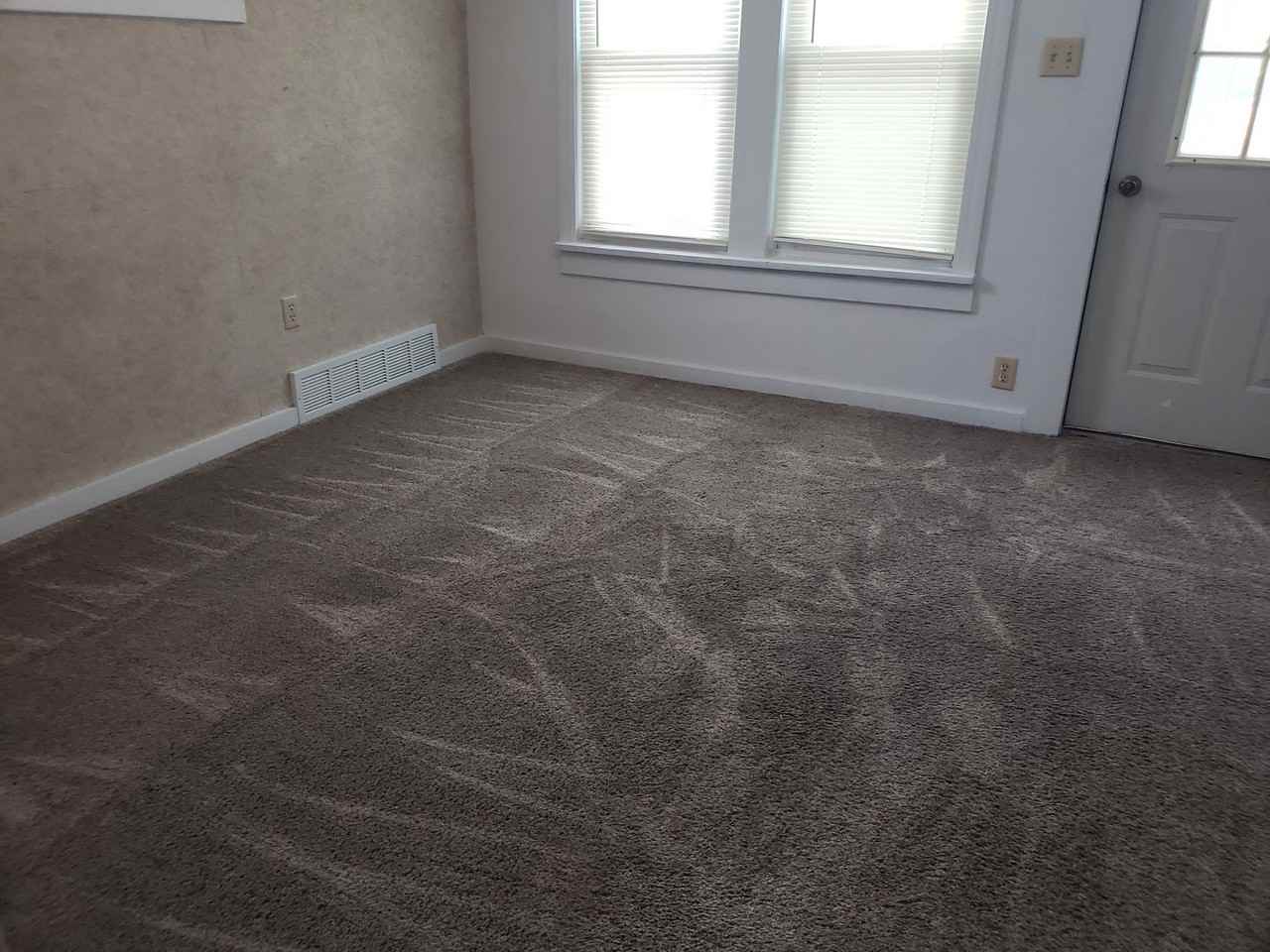 1728 S 88th St - Photo 4 of 7