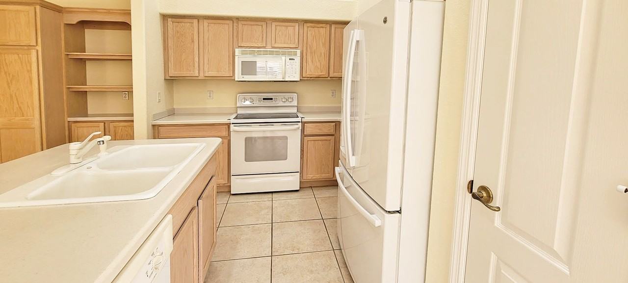 227 Vista Del Lago Way - Photo 7 of 17