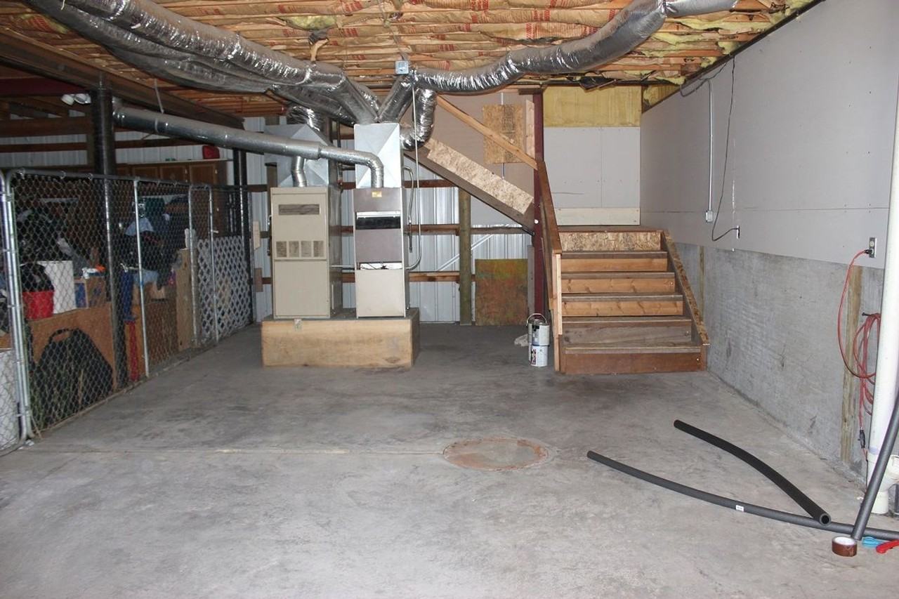 1221 East Lewis Street - Photo 6 of 6