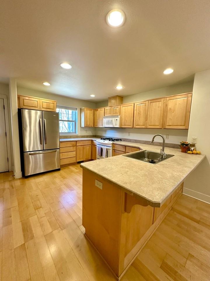 1889 Northwest Monterey Pines Drive - Photo 6 of 23