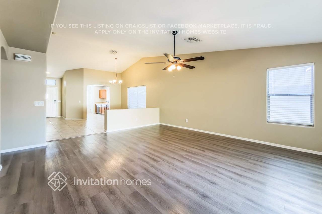 2724 E Concho Ave - Photo 3 of 17