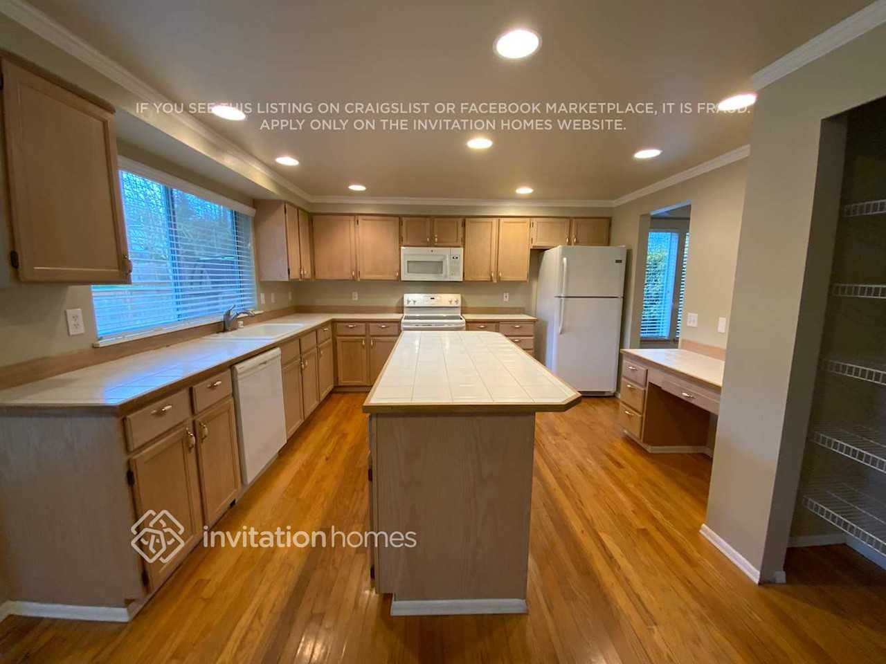 5802 65th Avenue West - Photo 7 of 24