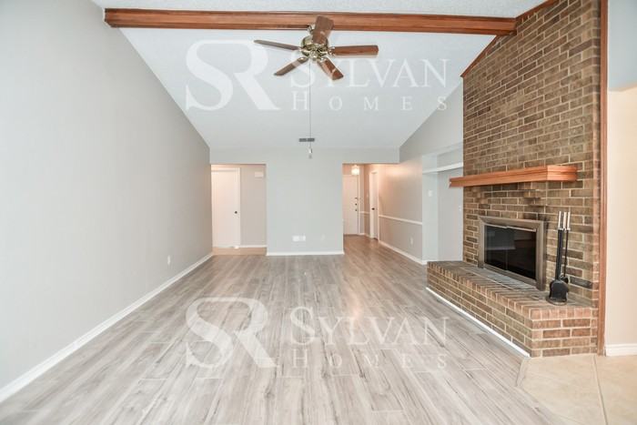 1642 Clydesdale Dr - Photo 5 of 17