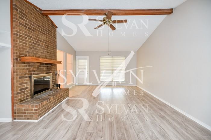 1642 Clydesdale Dr - Photo 6 of 17