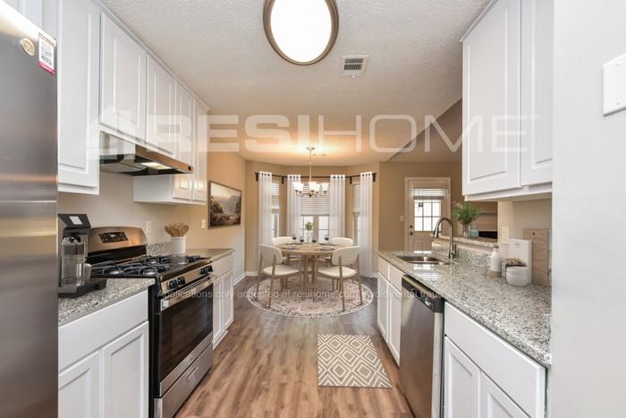 6266 Varnay Ct - Photo 4 of 19