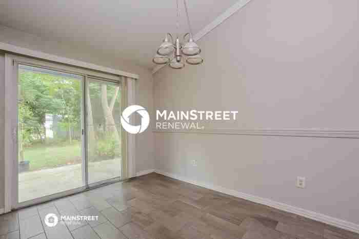 1604 Blackberry Ct - Photo 3 of 15